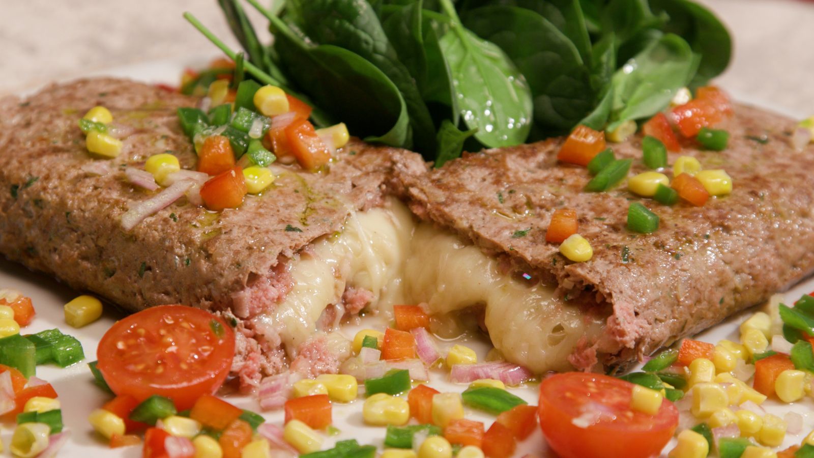 Pastís de carn amb ensalada fresca