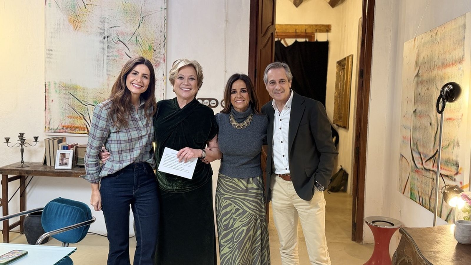 Inés Ballester amb Nuria Roca, Carmen Alcayde i Ximo Rovira