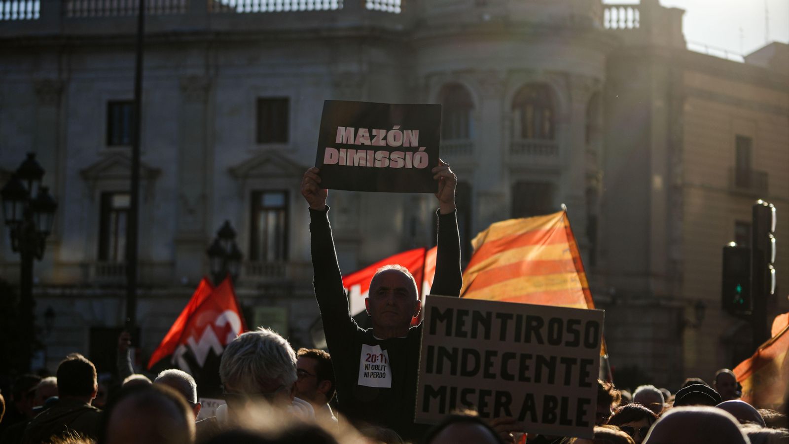Imatges de la sexta manifestació per a demanar la dimissió de Mazón per la gestió de la dana