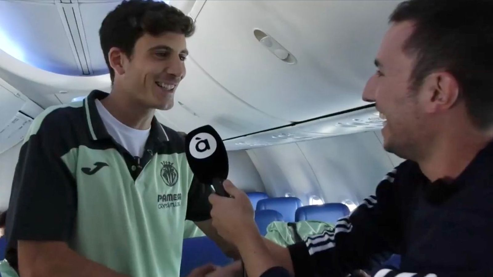 El reporter Enrique Tena amb Pau Torres