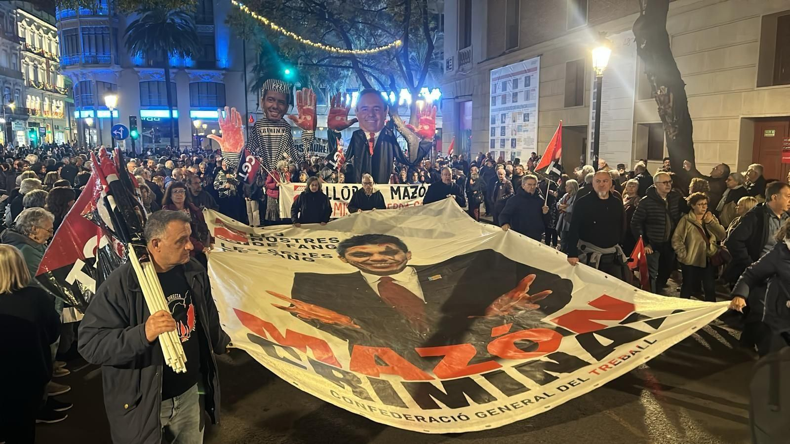 Tretzena manifestació contra Mazón i el Consell