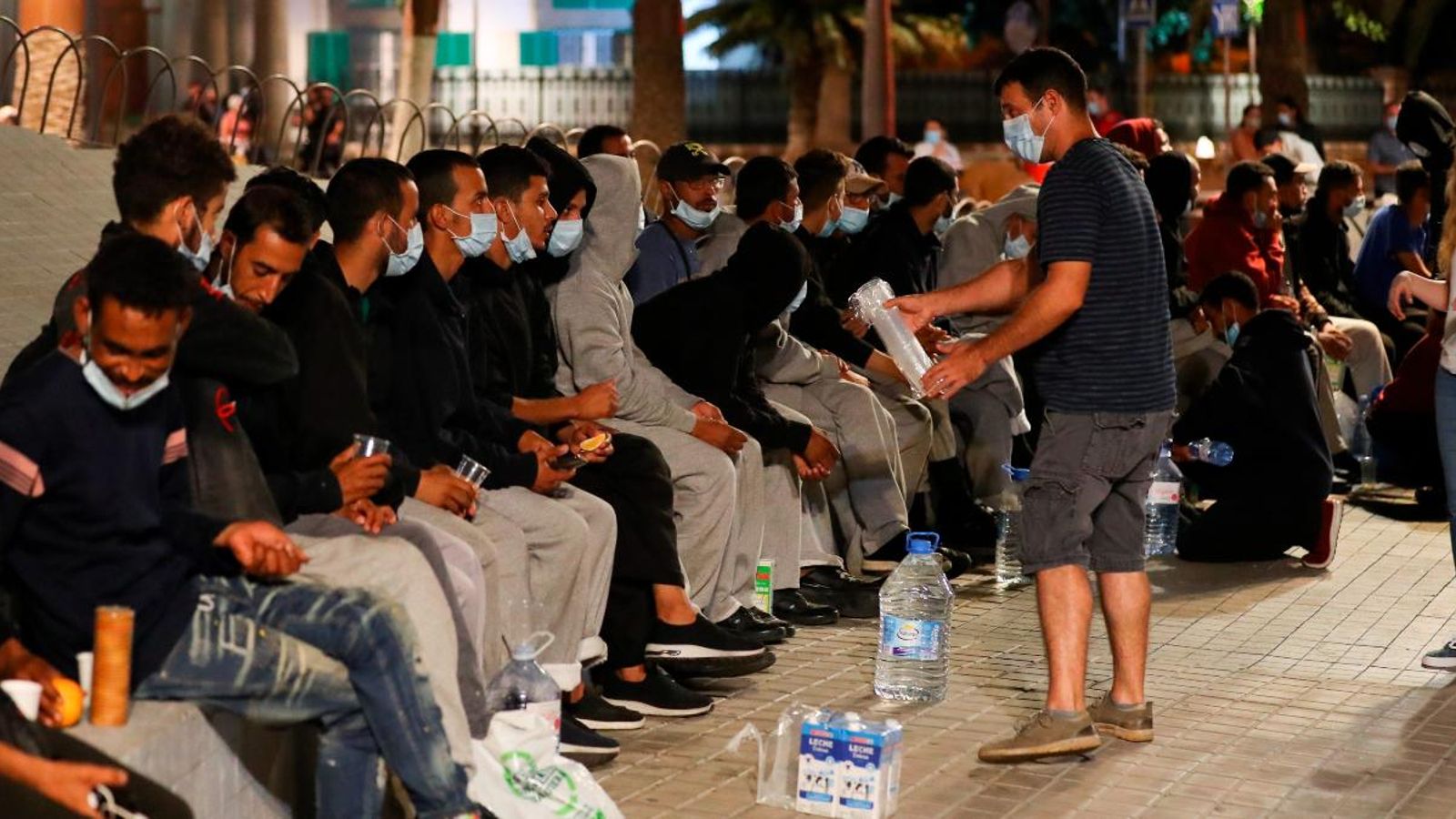 Les persones migrants seran traslladades aquest dijous un campament militar