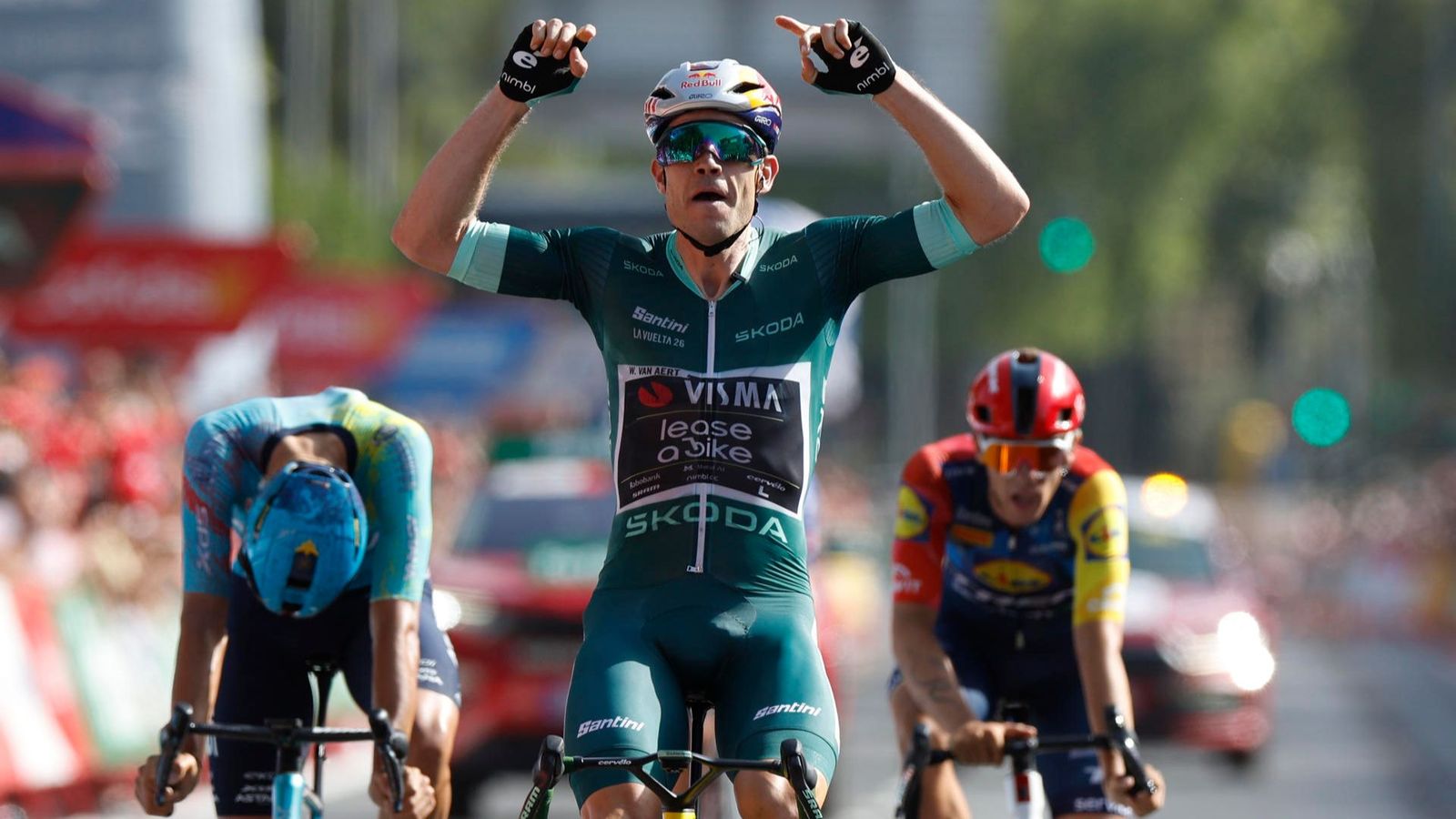 Van Aert celebra el triomf
