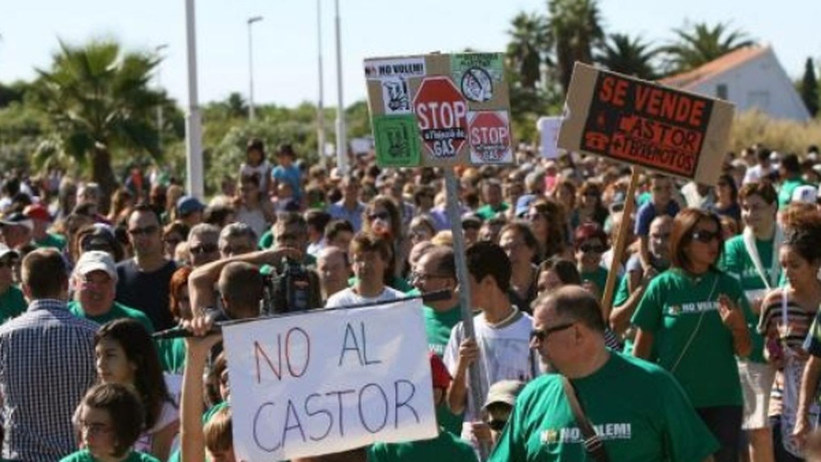 Manifestació en favor del desmantellament de Castor a Tarragona, l'any 2013