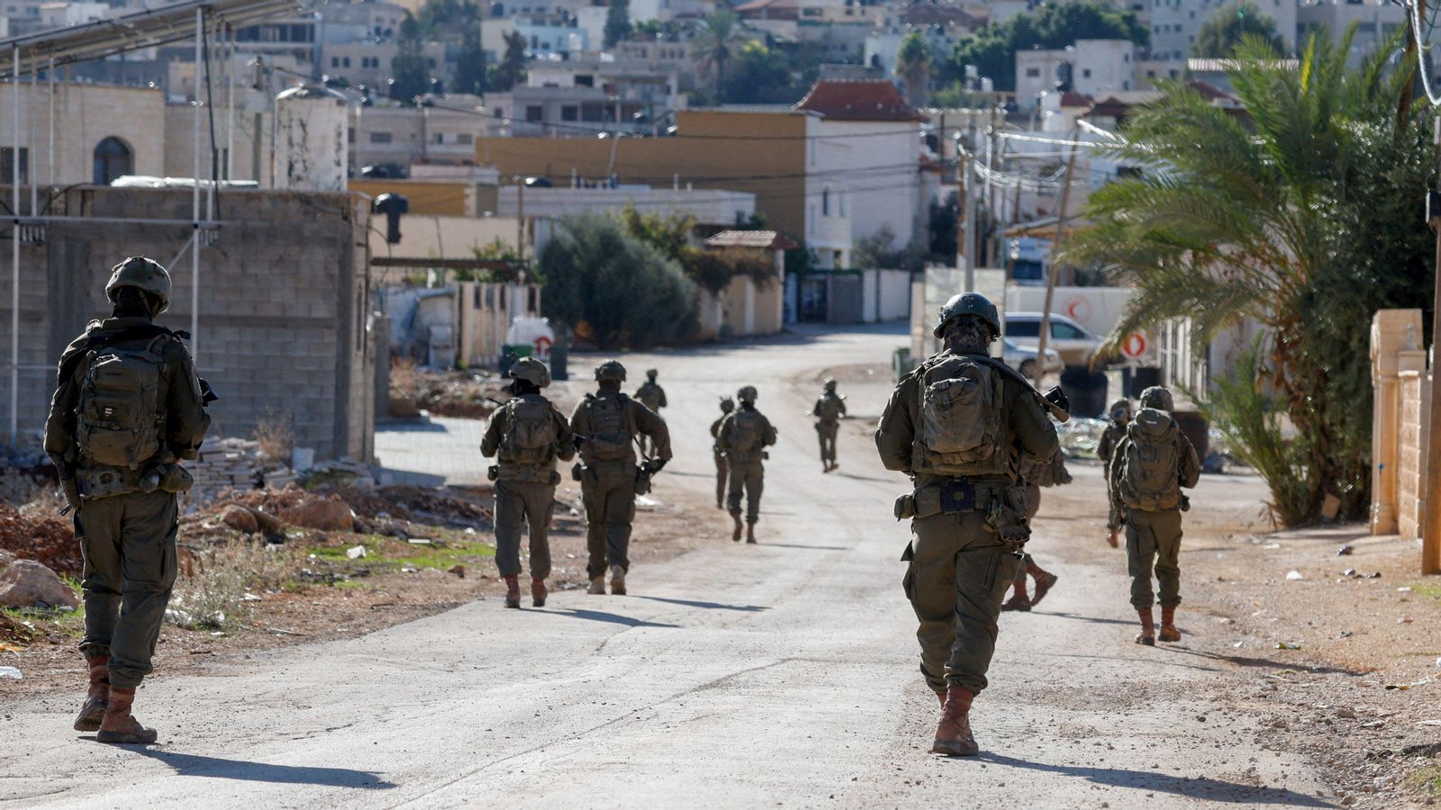 Tropes israelianes patrullant a Tubas, a la Cisjordània ocupada