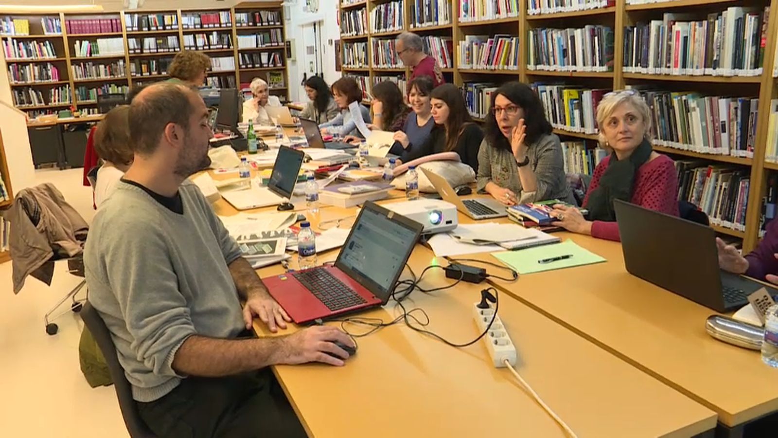 VÍDEO | Viquimarató de dones a l\'IVAM amb l\'objectiu de rescatar biografies d\'artistes