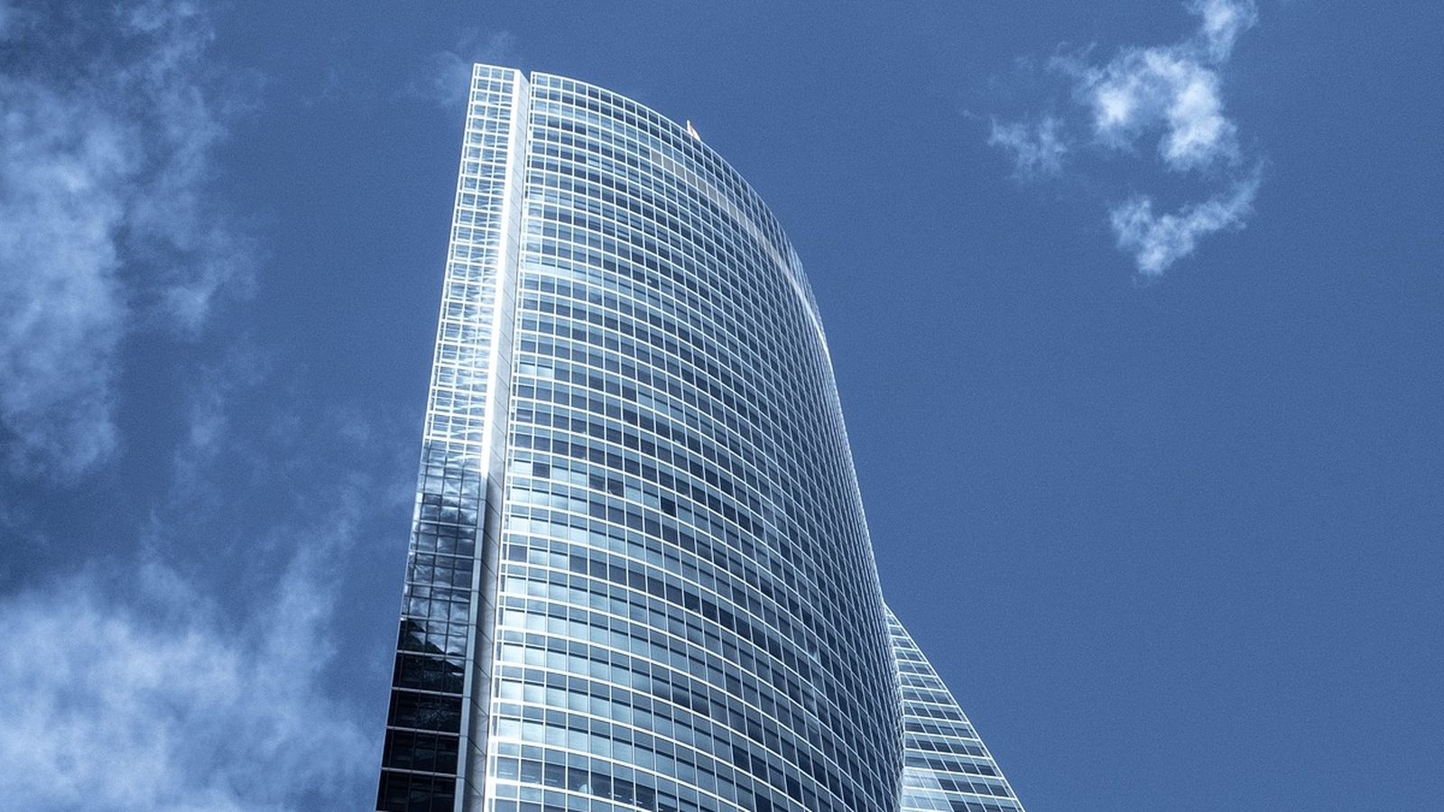 Una falsa amenaça de bomba obliga a desallotjar el gratacel Torre Espacio de Madrid