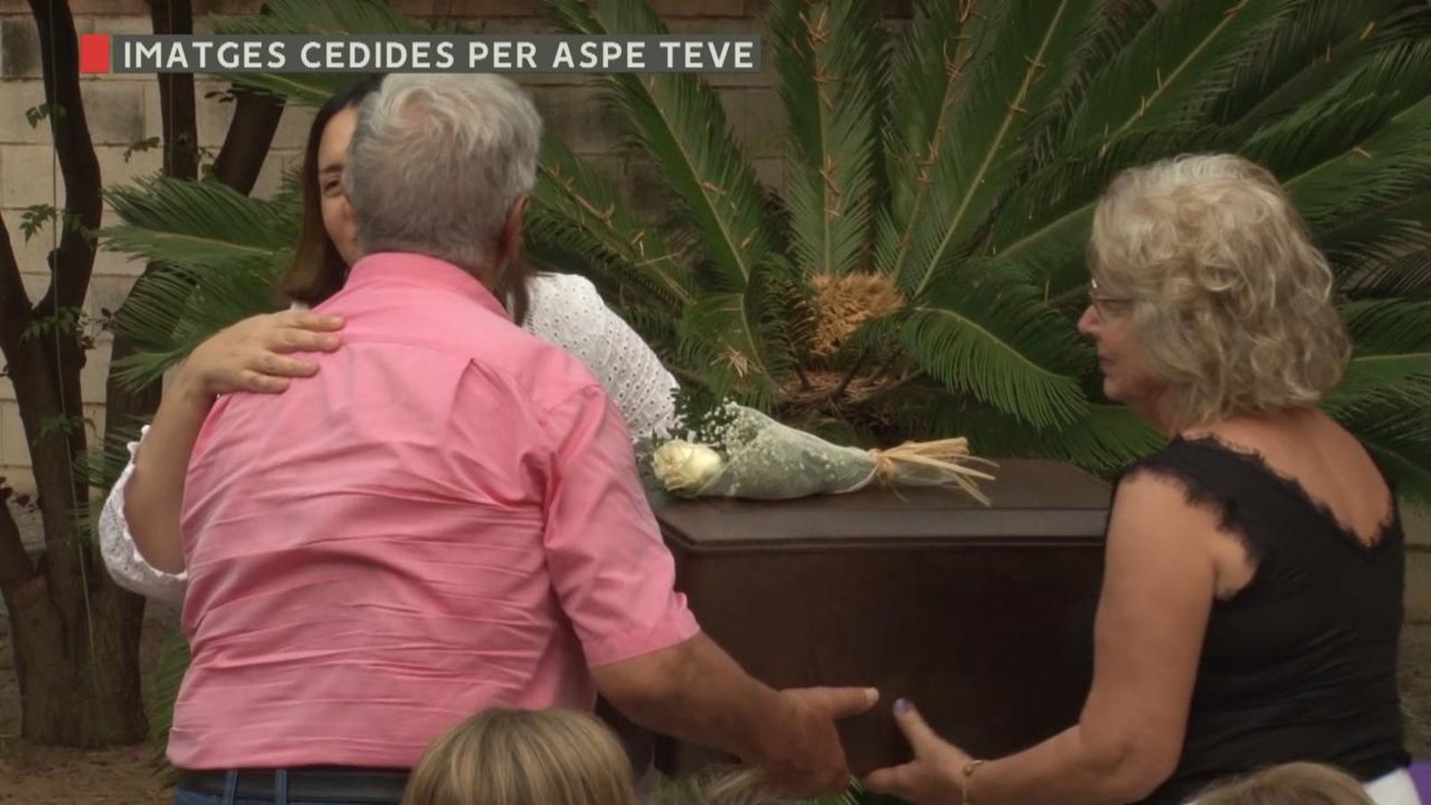 Imatges de l'entrega de les restes a Asp