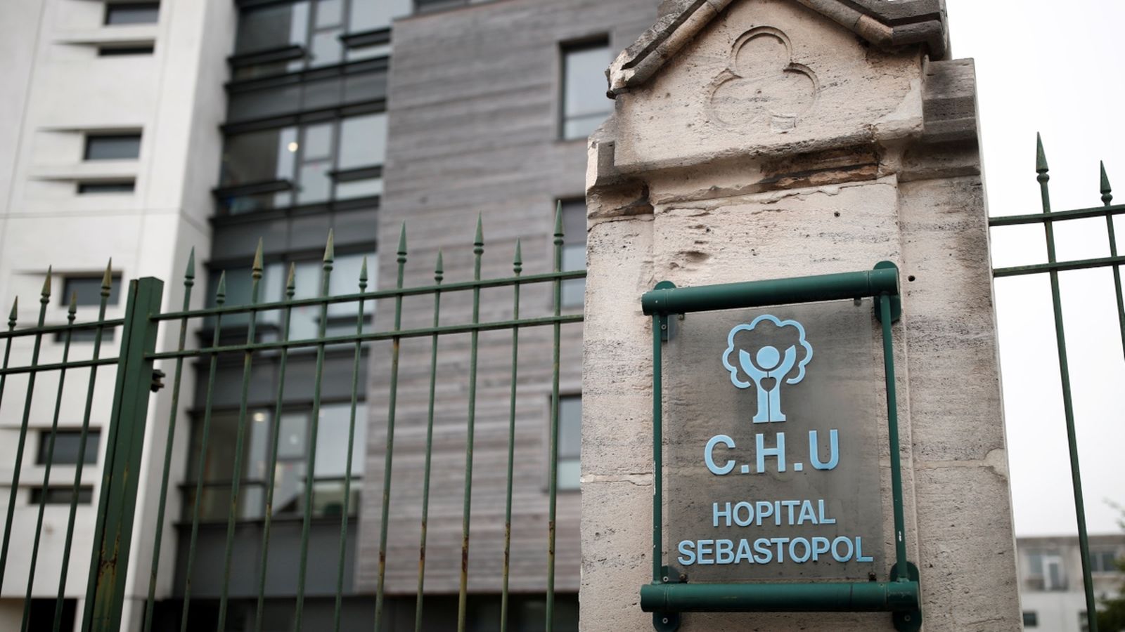 Façana de l'hospital on està Vincent Lambert