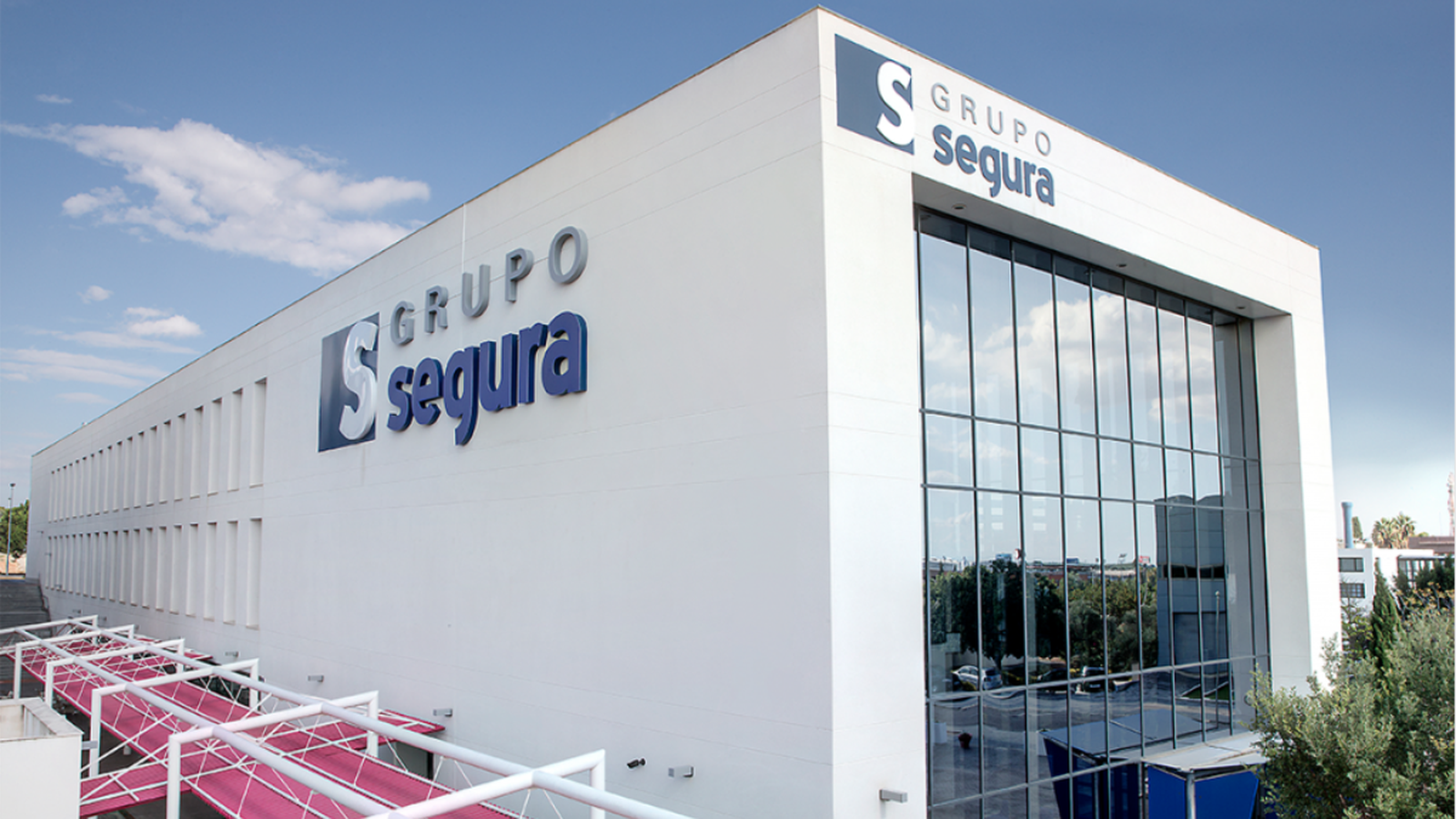 El grup Segura planejava despatxar 167 treballadors, però finalment ha rebaixat el nombre de comiats a 92 o 95