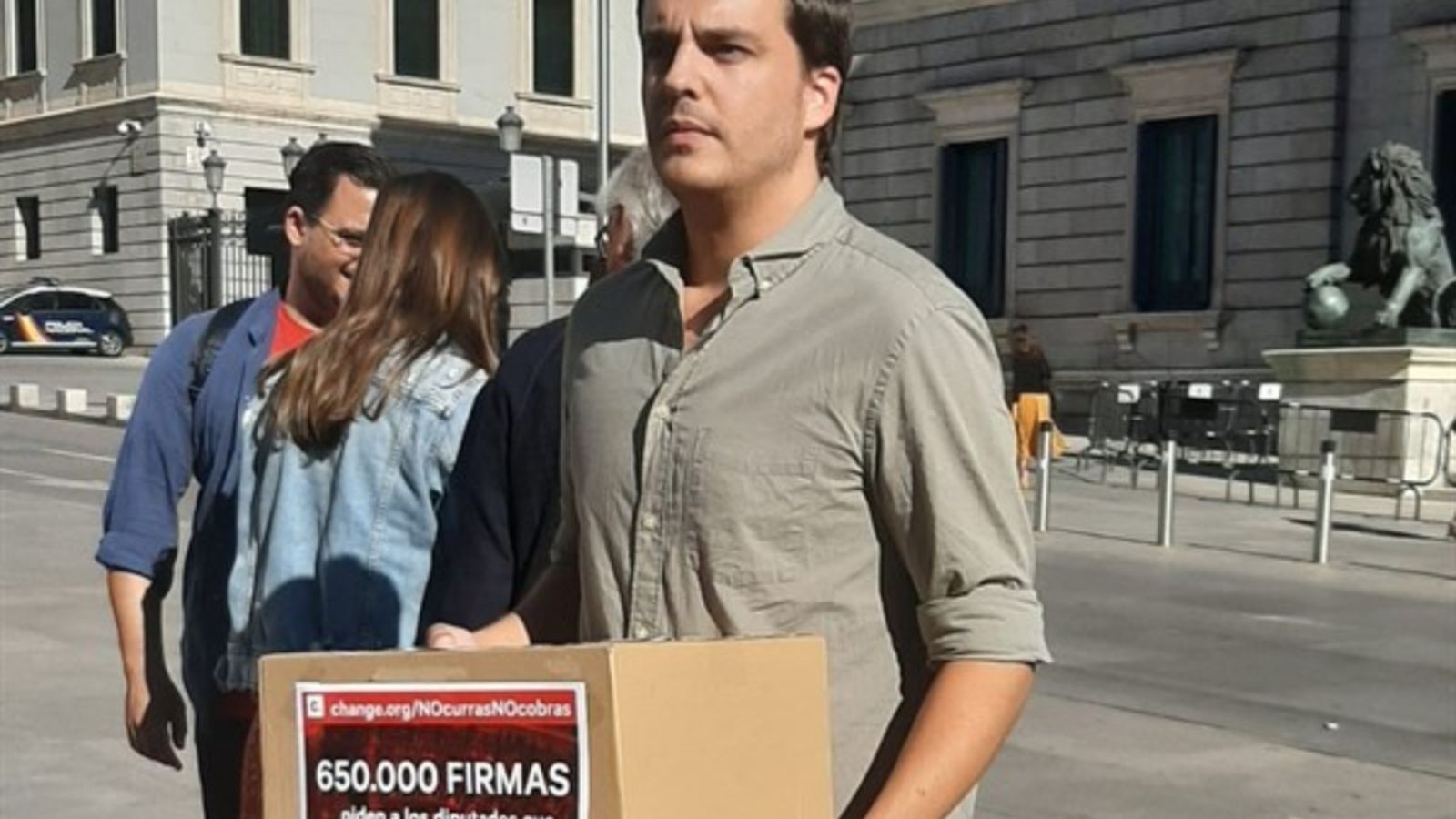 Txerra Pardinas,  impulsor de la campanya 'Si no treballes, no cobres' davant del Congrés