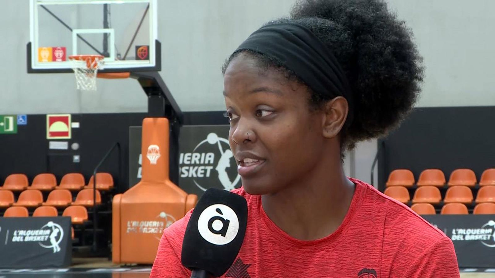 Nadia Fingall, sobre l'eliminatòria contra el Perfumerías: "La defensa és clau"