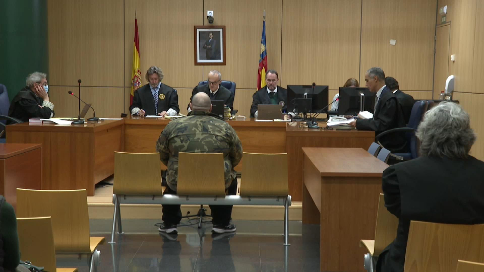 El pederasta, durant la lectura de la sentència condemnatòria