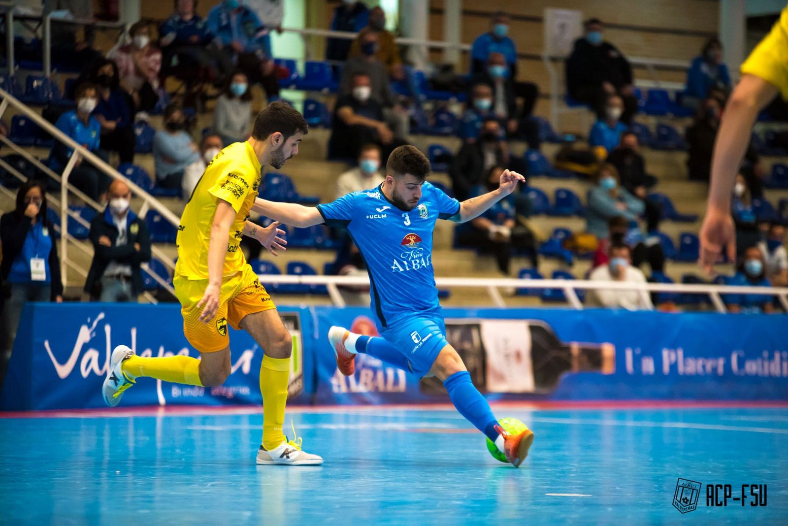 Rubén Orzáez, en una acció del partit