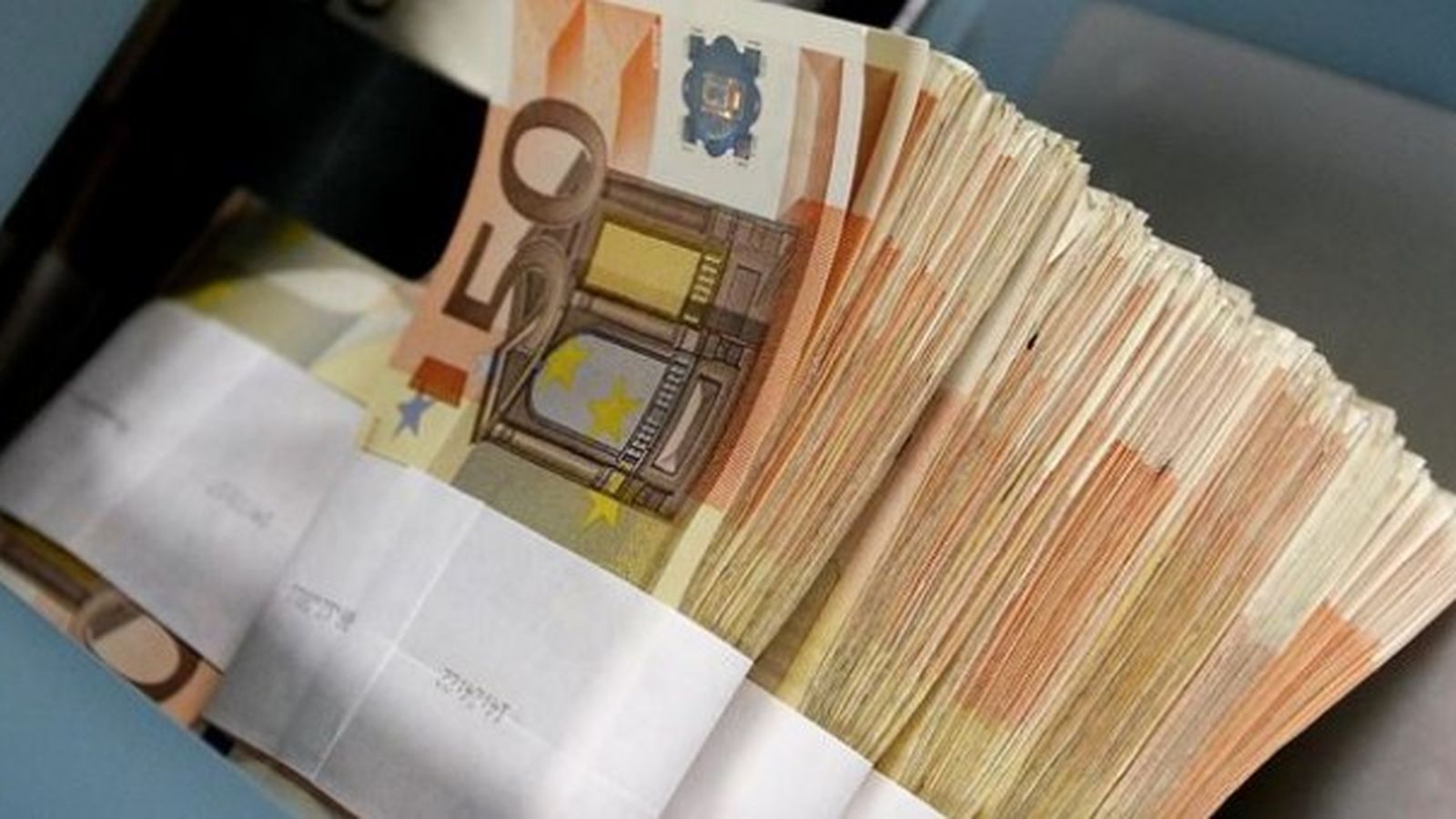 Diners en una imatge d'arxiu