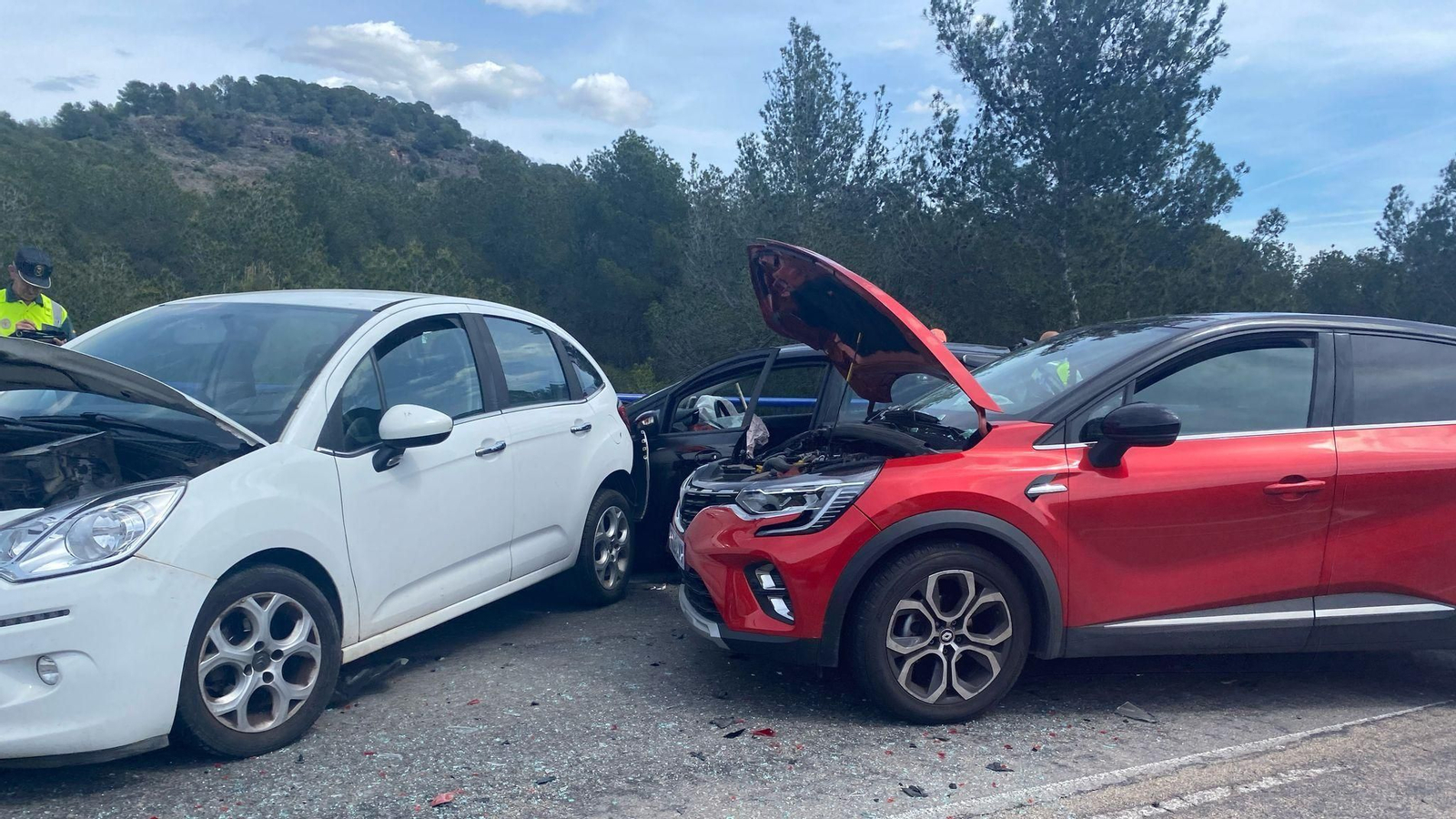 Accident que s'ha registrat a l'autovia que uneix la Comunitat Valenciana amb Aragó i que ha provocat retencions este divendres