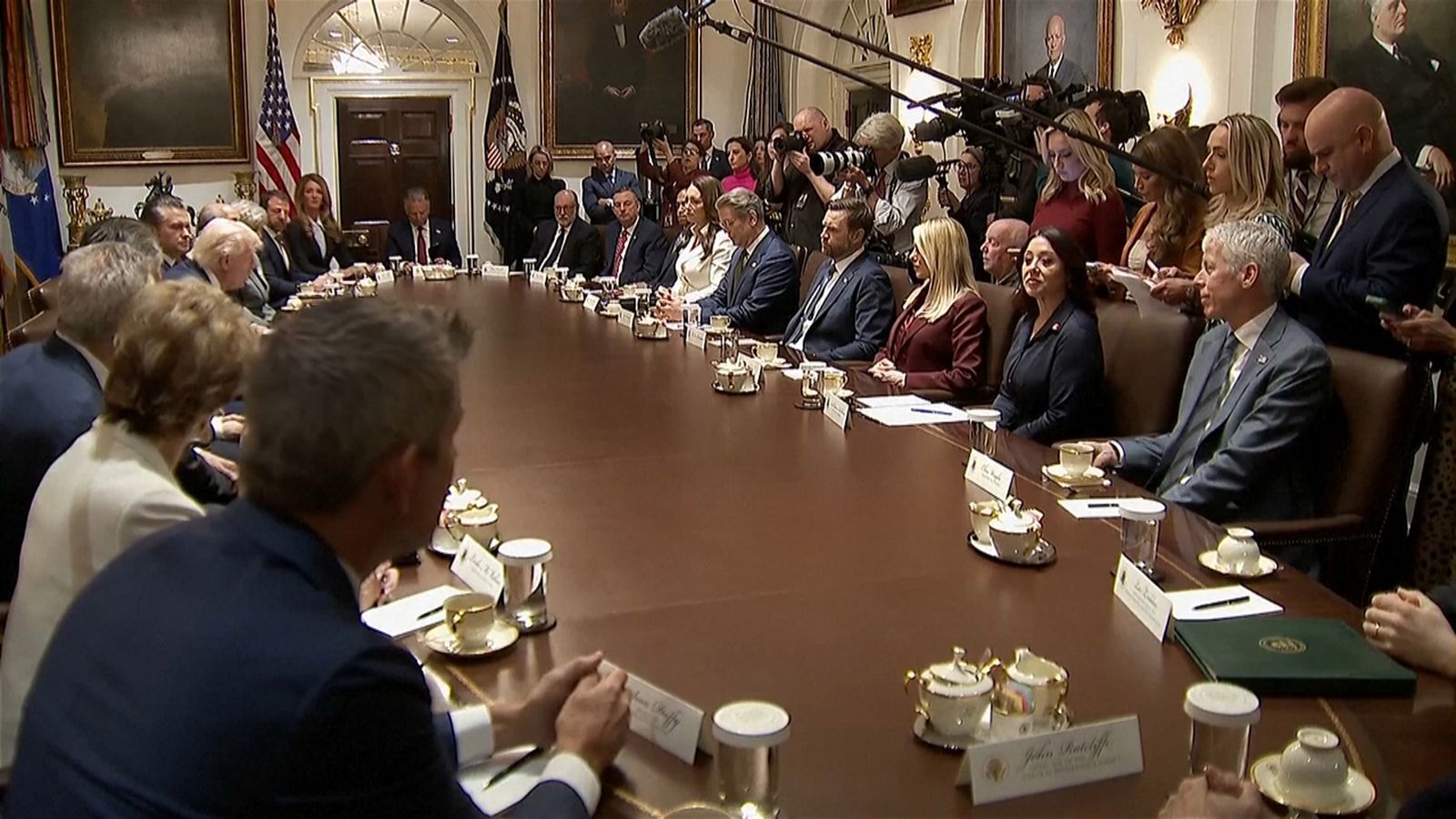 Negociacions entre amenaces