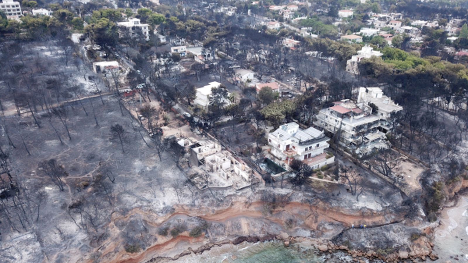 Vista aèria de la zona incendiada a Mati