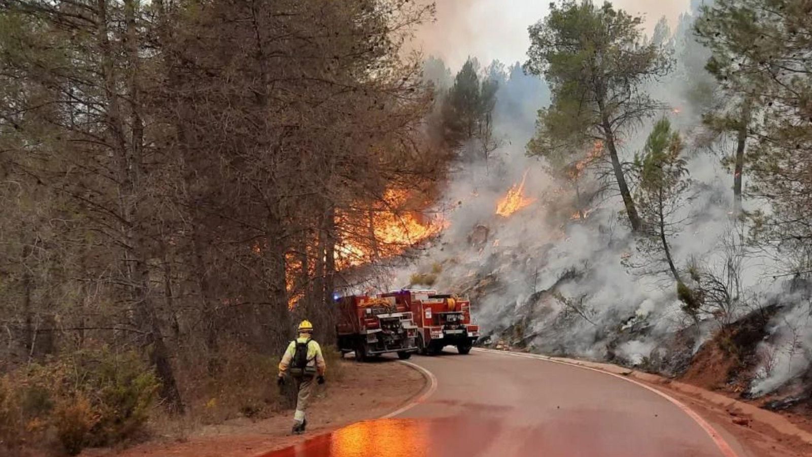 Imatge de l'incendi a l'Alt Millars