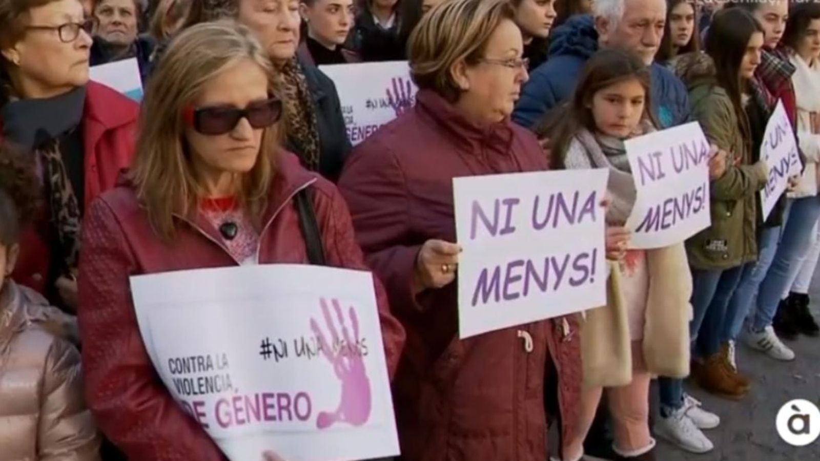 El veïnat de Borriana s’ha concentrat aquest dijous al migdia contra aquesta agressió