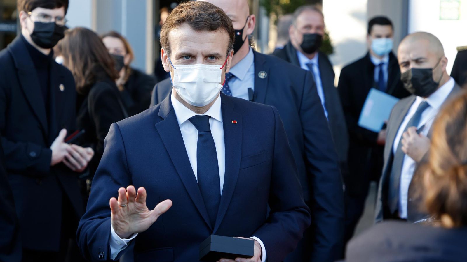 El president de França, Emmanuel Macron, amb mascareta en una fira agrícola