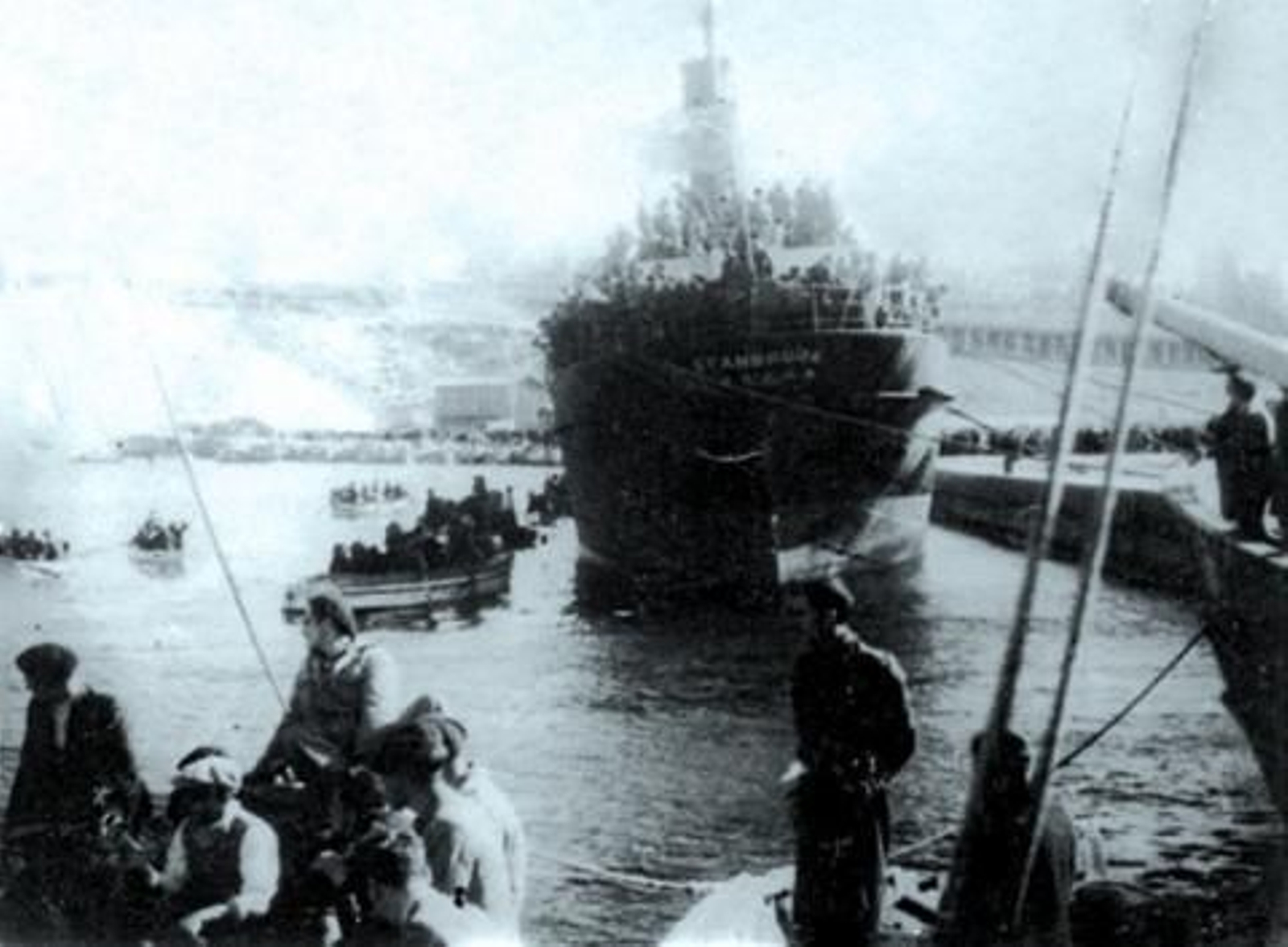 Arribada del barco “Stanbrook” al port d’Orà el 29 de març de 1939