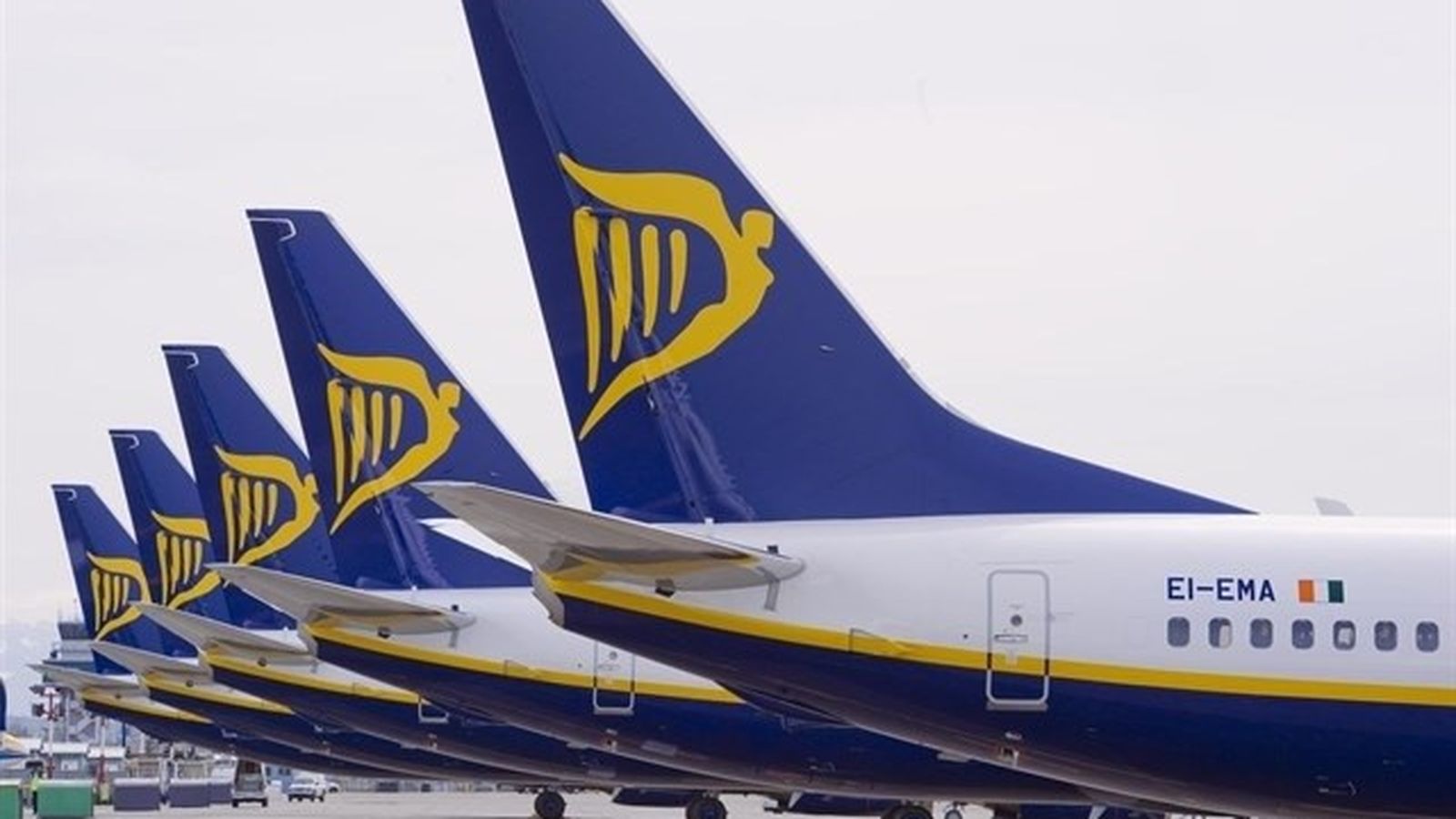 S'han cancel·lat 18 vols de Ryanair a l'aeroport de València i 10 al d'Alacant