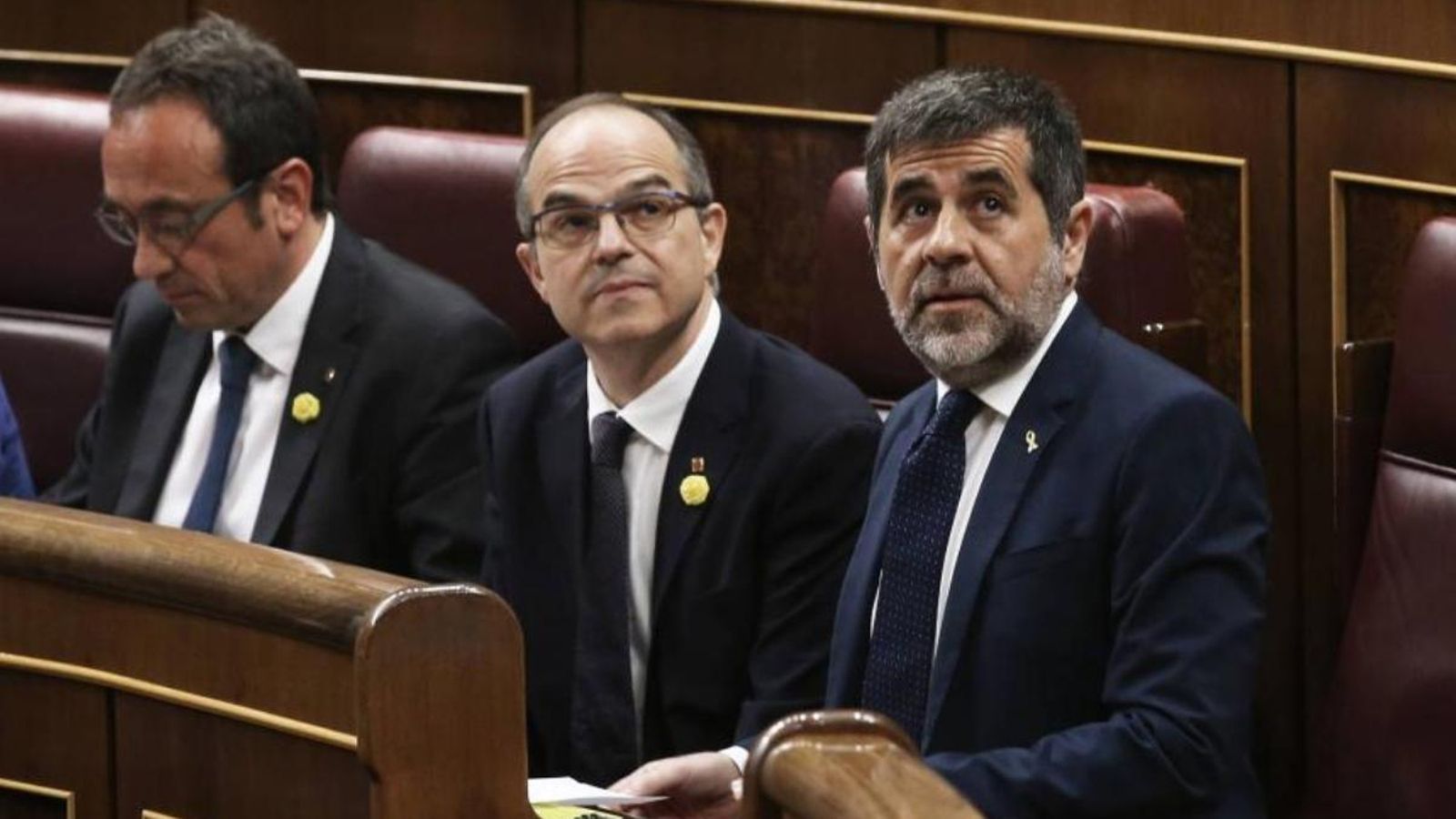 Jordi Sánchez (a la dreta de la imatge) acompanyat dels també diputats en presó Josep Rull  i Jordi Turull