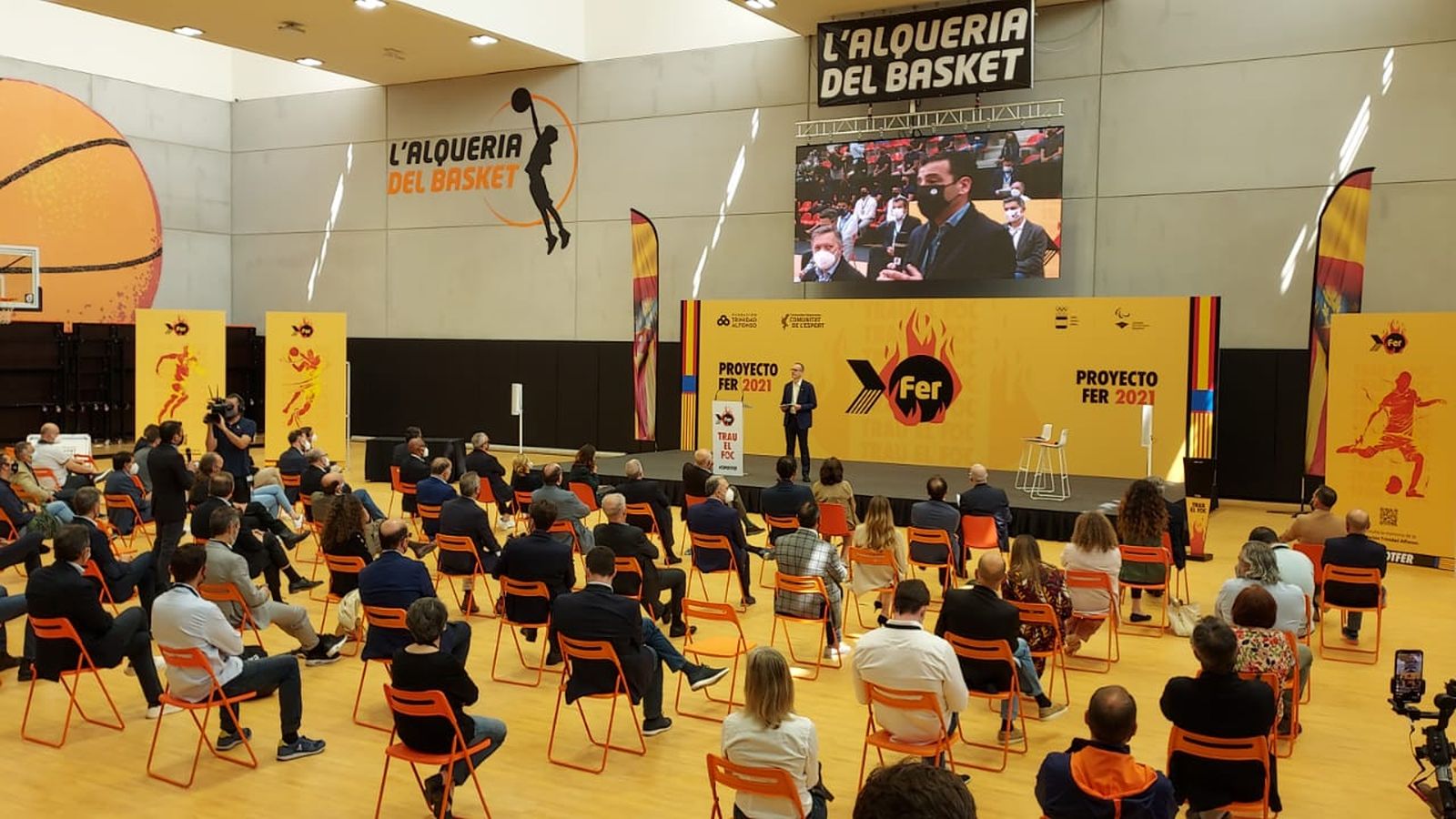 El director d'À Punt, Alfred Costa, explica 'De