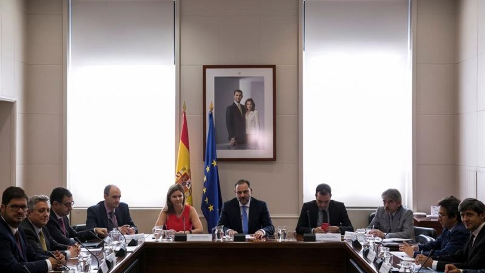 El ministre de Foment, José Luis Ábalos, durant la reunió amb el Comité Nacional de Transport