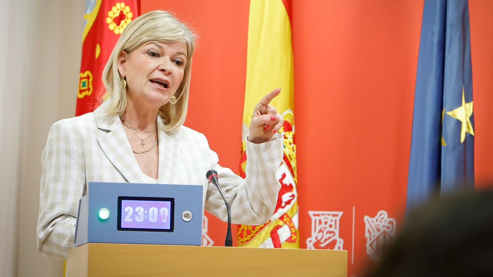 Gabriela Bravo durant la seua intervenció en la Comissió Permanent en les Corts