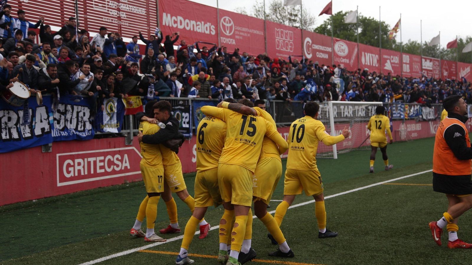 Els jugadors de l'Hèrcules celebren un dels gols