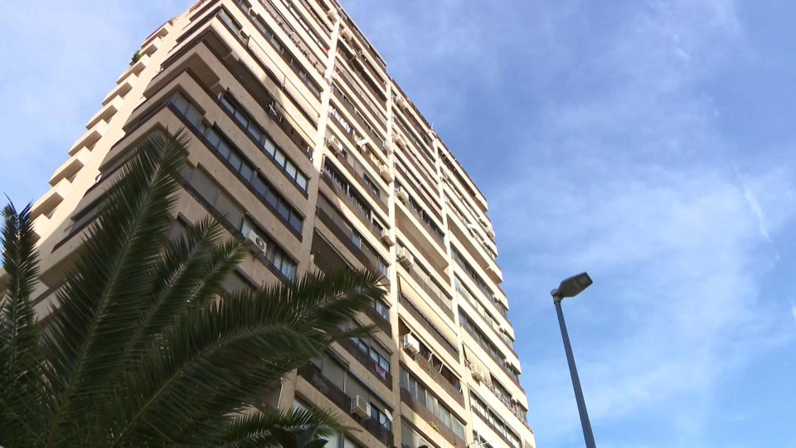La jove morta ha caigut des d'un sisé pis