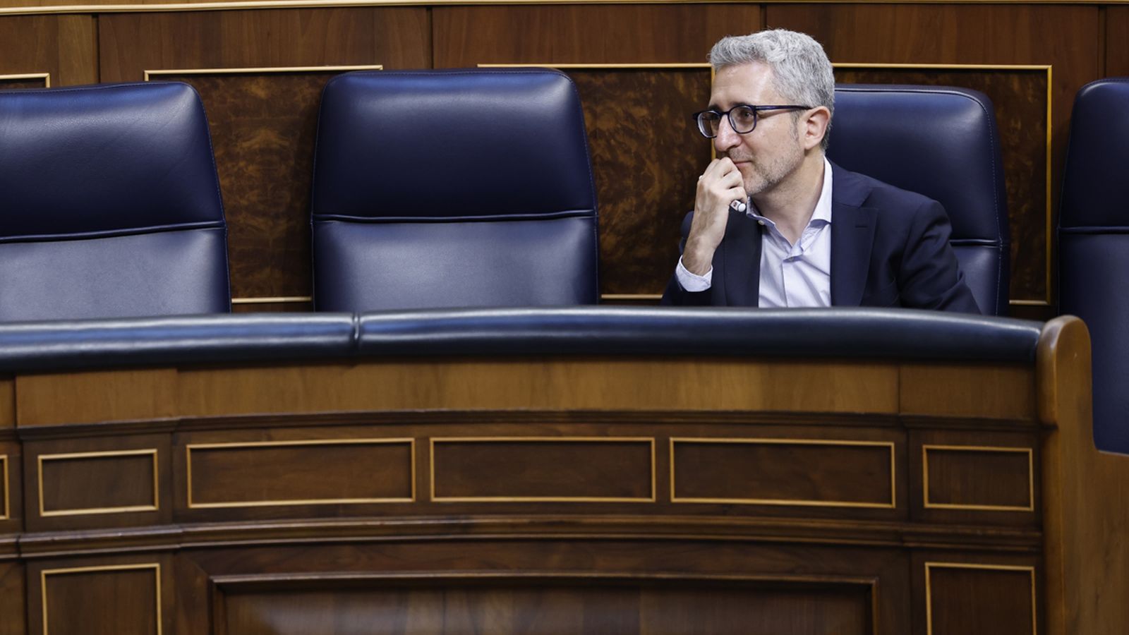 El ministre d'Hisenda, Arcadi España, a l'escó del Congrés durant el debat
