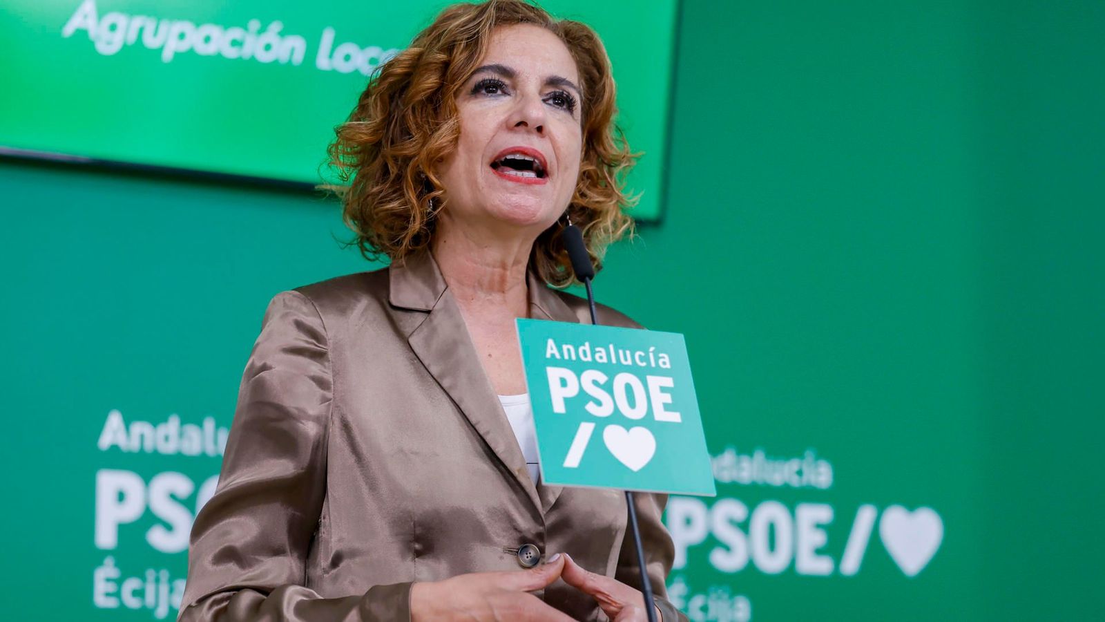 La vicesecretària general del PSOE, María Jesús Montero, participa en un acte amb la militància a Écija (Sevilla)