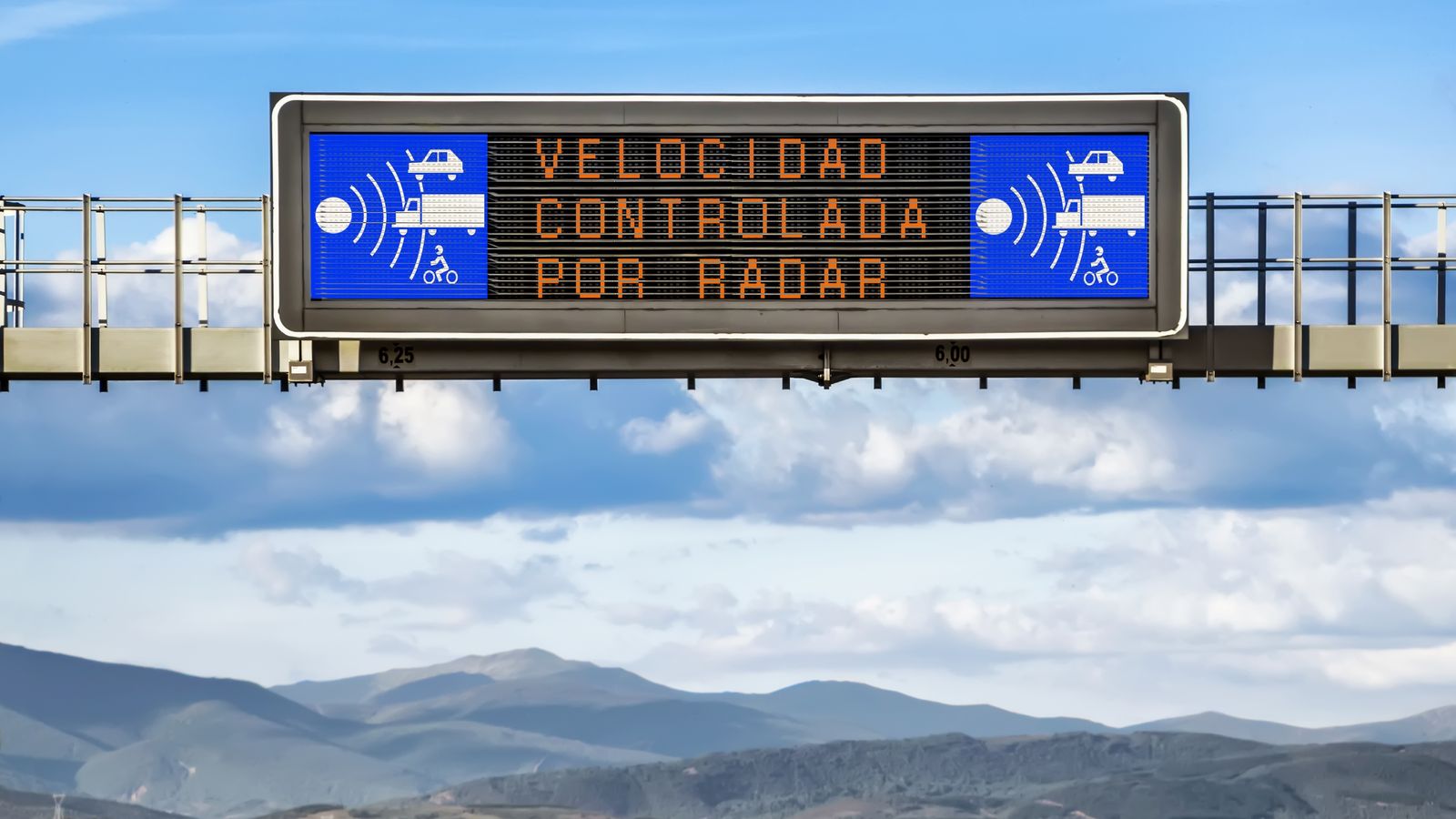 El conductor va ser detectat pel radar a les 8:40 hores d'un divendres laborable