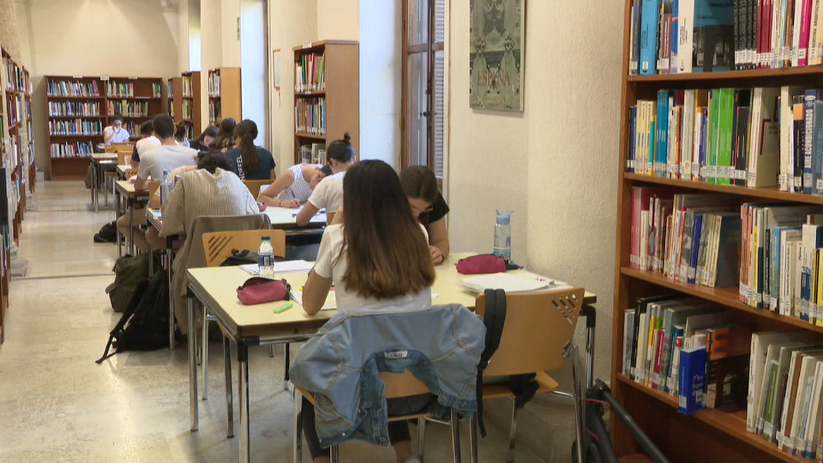 Les biblioteques públiques valencianes tanquen les vesprades per falta de personal