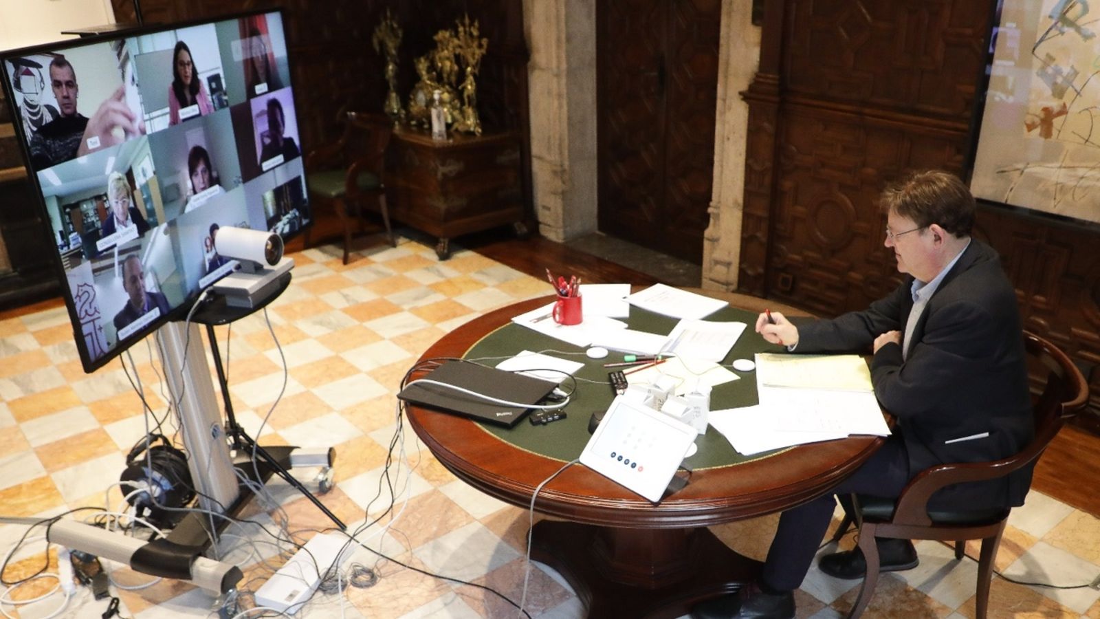 Puig ha mantingut una reunió virtual amb els grups parlamentaris de les Corts en què s'ha analitzat l'evolució de la pandèmia