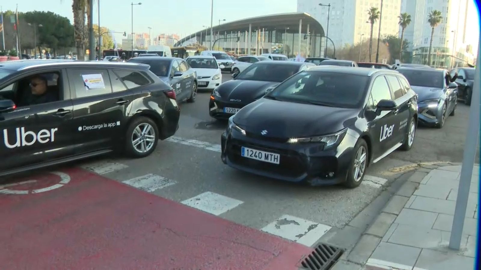Marxa lenta del vehicles VTC pels carrers de València este dijous