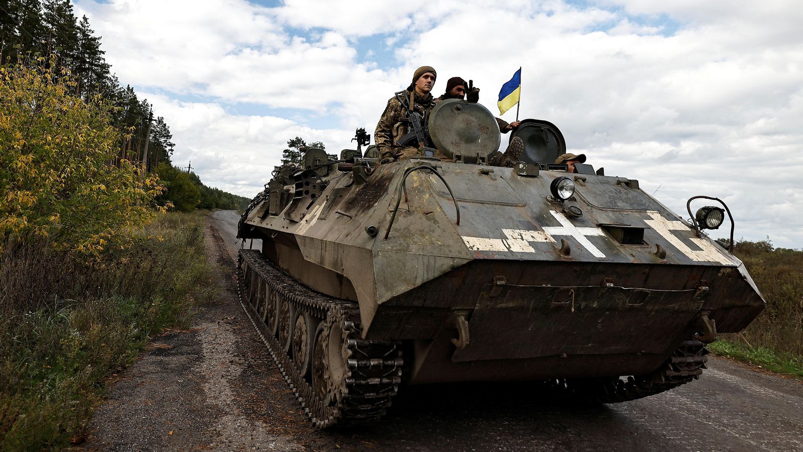 Un blindat ucraïnés avanza en la regió de Donetsk, que Rússia ha integrat en els seues fronteres Un blindat ucraïnés avanza en la regió de Donetsk, que Rússia ha integrat en els seues fronteres