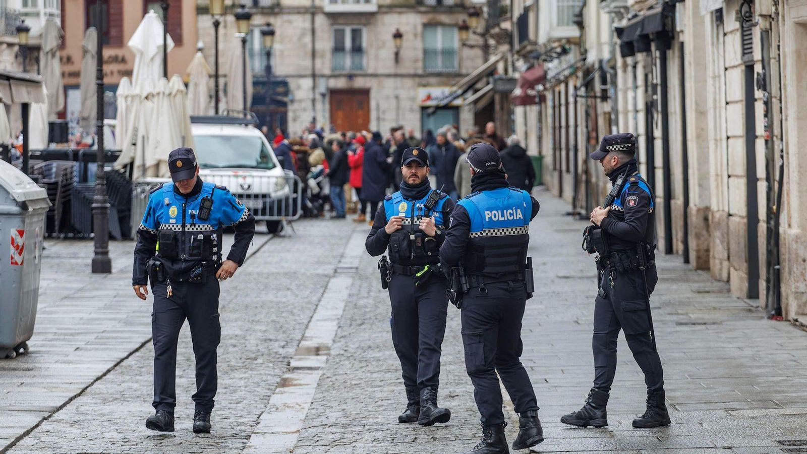 Agents de la policia en el lloc dels fets, al centre de Burgos