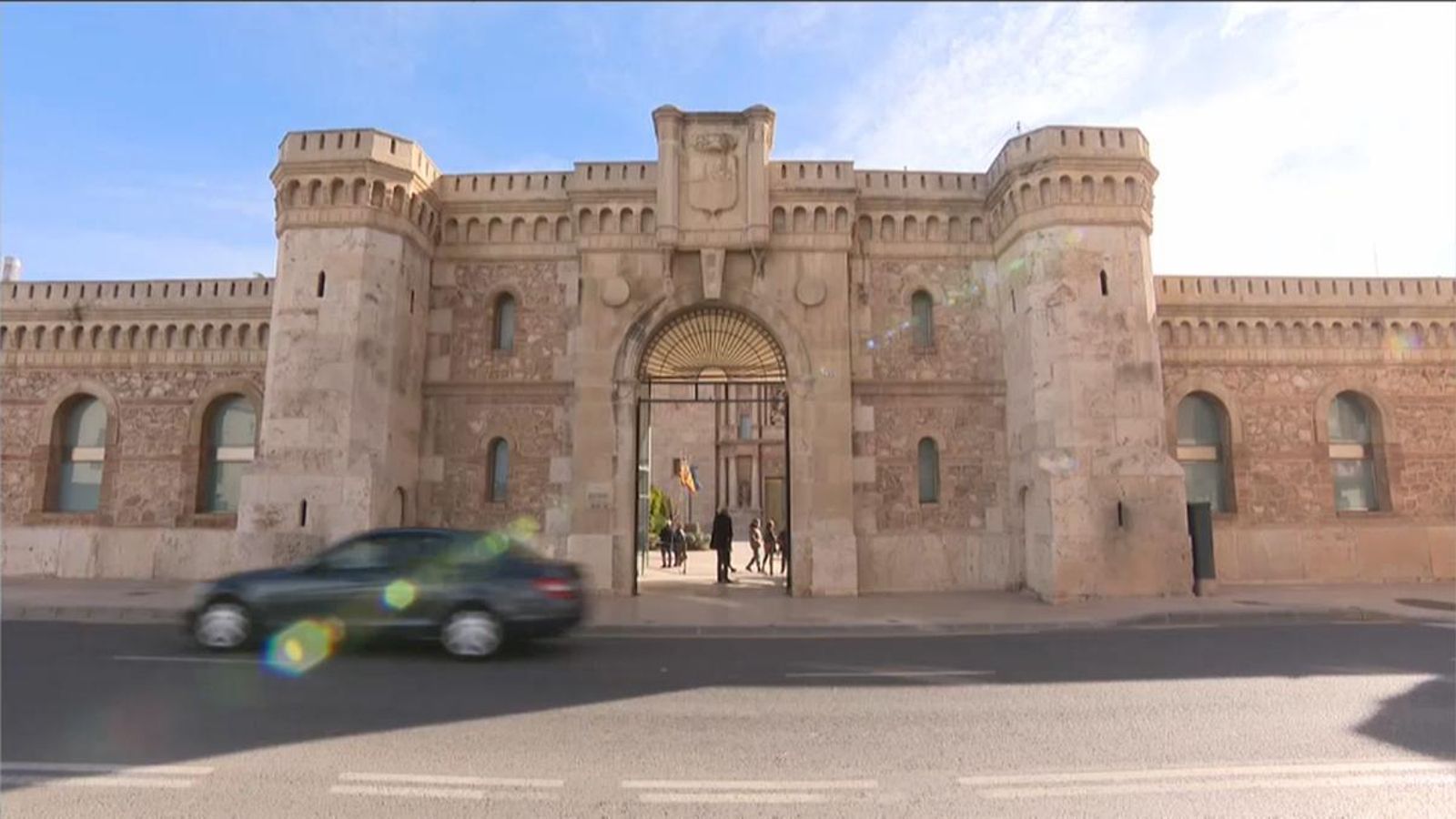Façana exterior del monestir de Sant Miquel dels Reis, seu de l'Acadèmia Valenciana de la Llengua