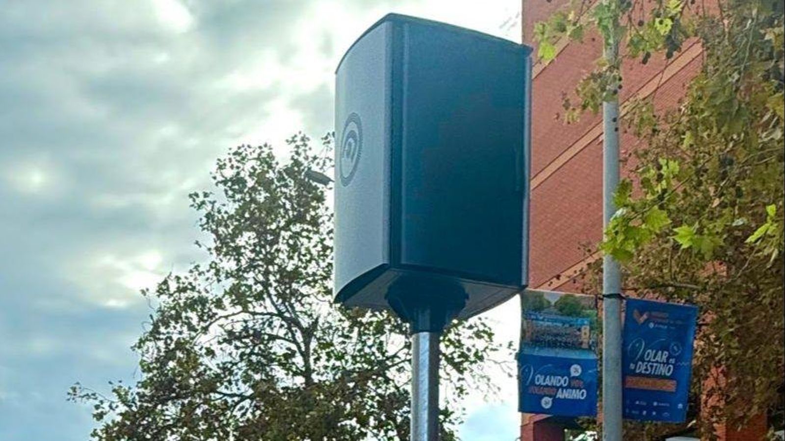 Un dels radars que s'ha instal·lat a la ciutat de València Un dels radars que ha instal·lat el consistori valencià