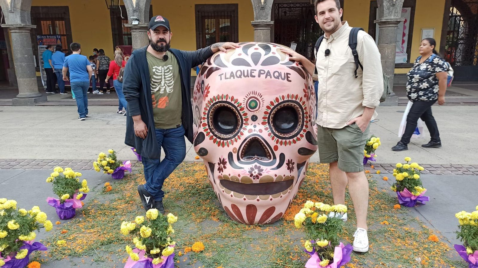 José va decidir deixar la vida a Paterna fa 8 anys per a fundar la seua empresa d’articles per a jovenetes de quinze anys, la festa d’aniversari més popular del país