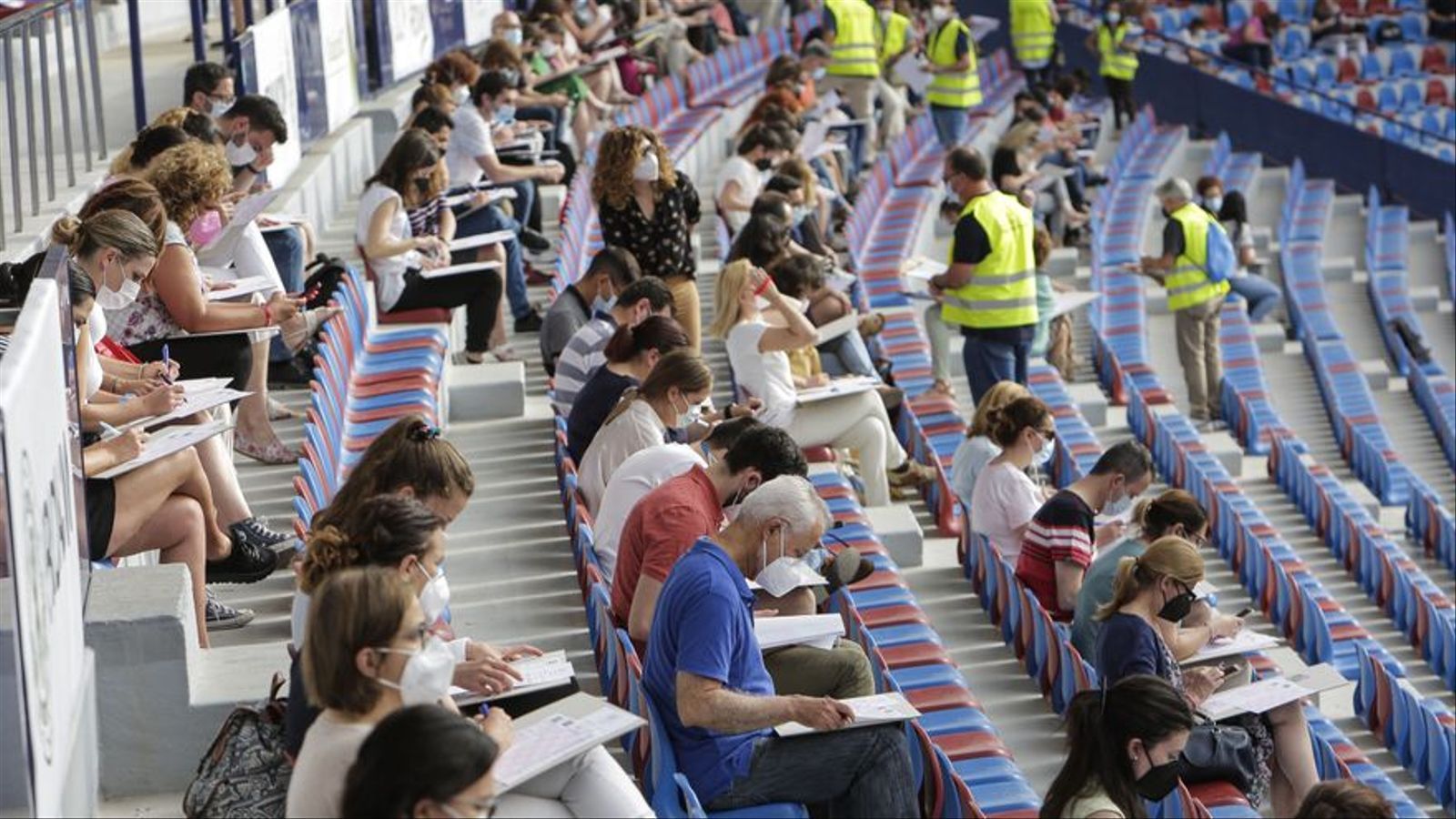 Oposició d'administratius de la Diputació de València a l'estadi Ciutat de València