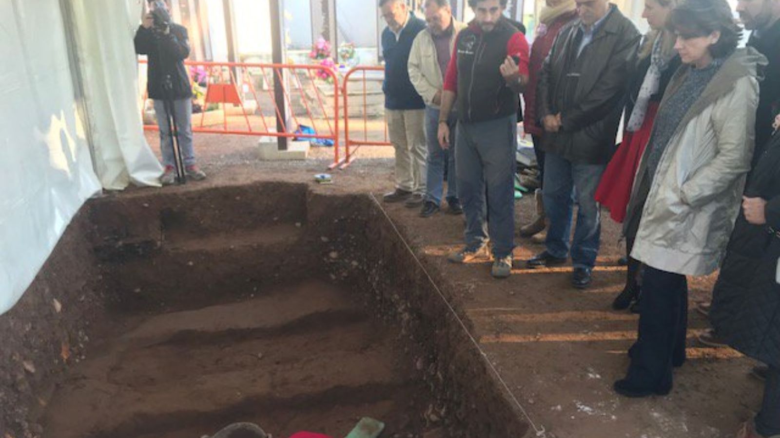 La ministra de Justícia ha visitat els treballs que duen a terme en el cementeri de Castelló