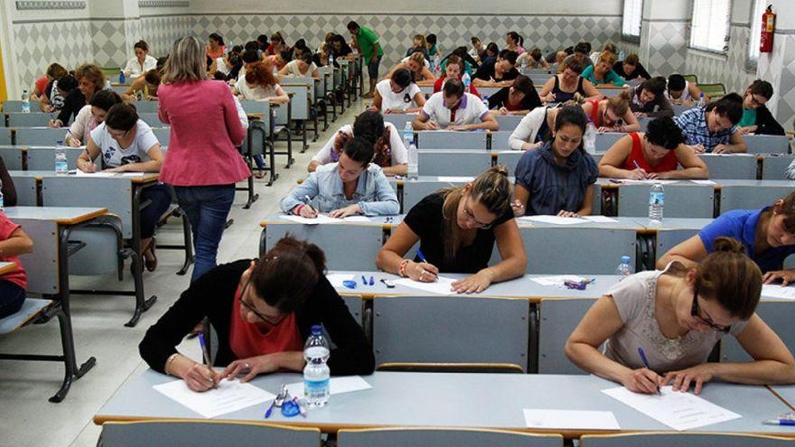 Imatge d'arxiu d'un examen d'oposició