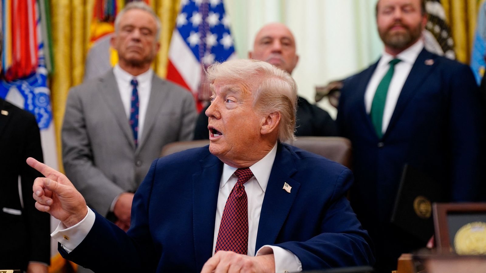 El president dels Estats Units, Donald Trump, al Despatx Oval de la Casa Blanca, a Washington, este dissabte