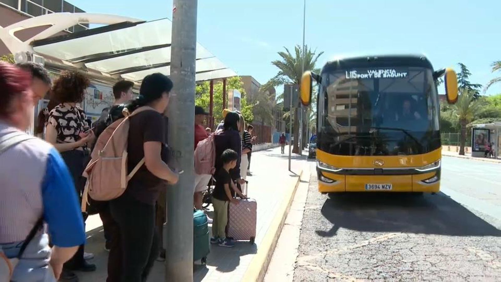 La Generalitat, a través de la Conselleria de Medi Ambient, Infraestructures i Territori, posa en marxa este divendres el nou contracte de servei de Metrobús CV-102