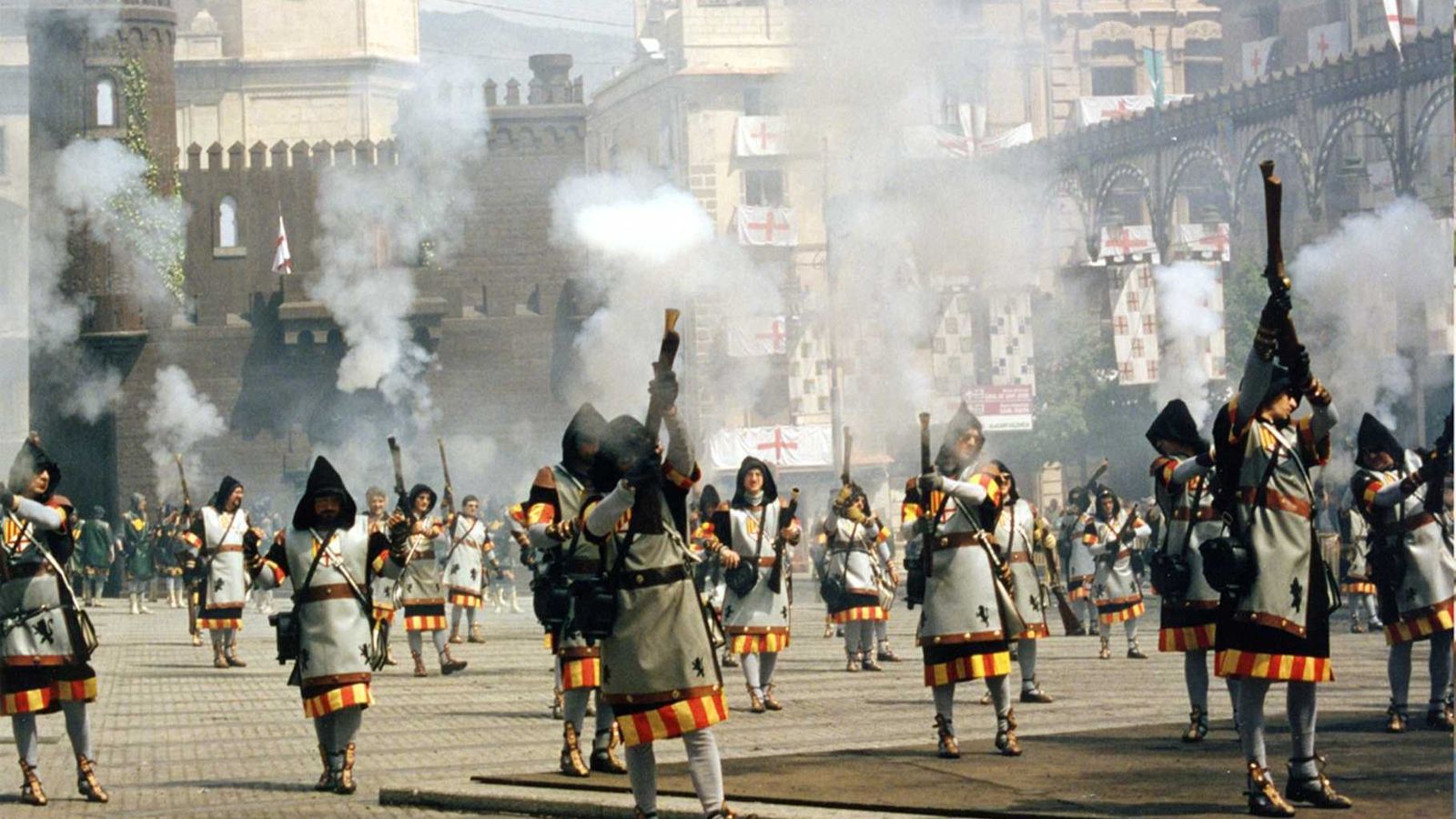 Més d'un miler de festers que dispararan dilluns han recollit ja la pólvora